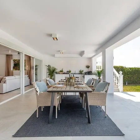 Villa Luxury Heated Pool Jacuzzi Cinema Bbq Sunset *
